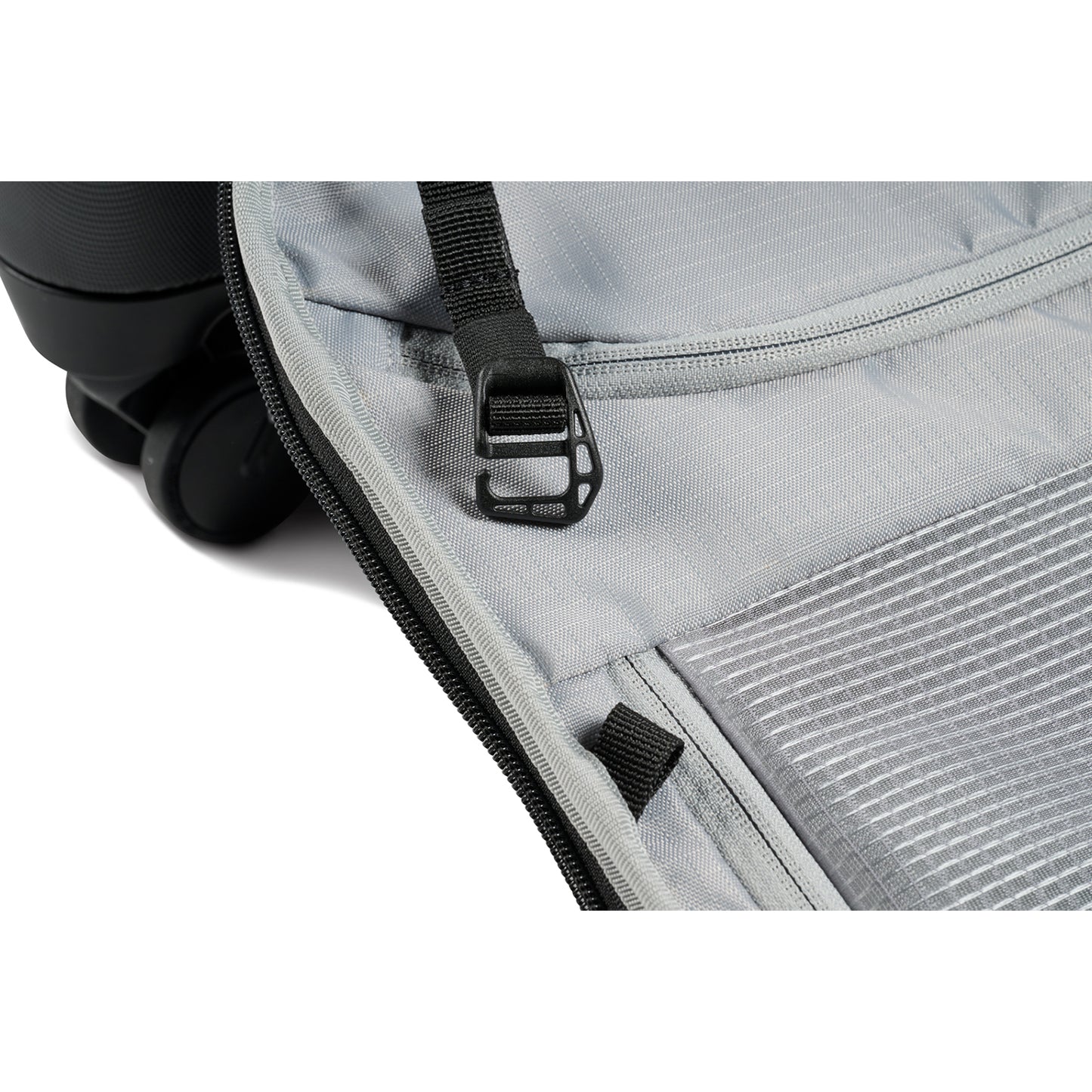 【8月中旬頃入荷予定】4-Wheel Rolling Hybrid Duffel Carry-On