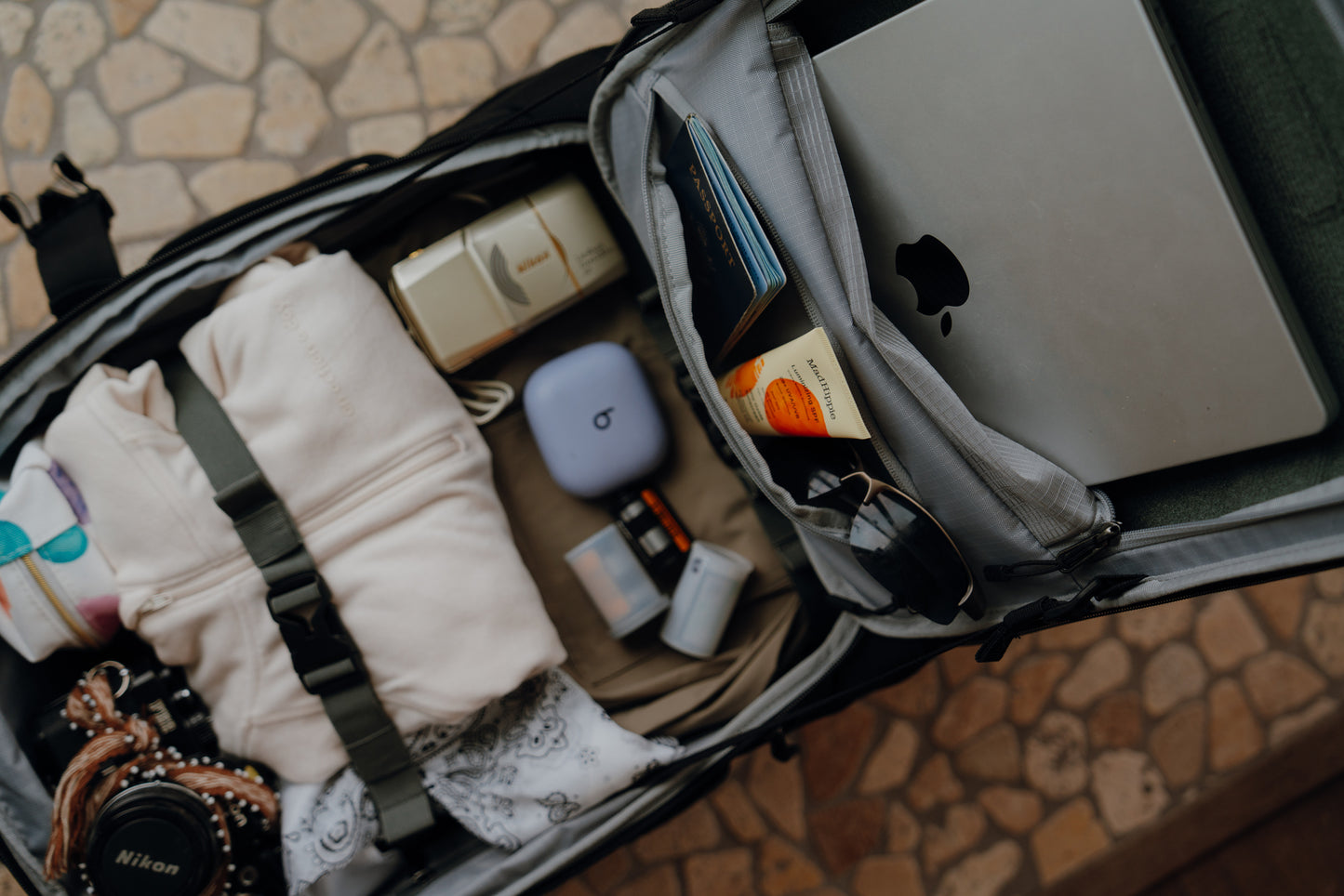 【8月中旬頃入荷予定】4-Wheel Rolling Hybrid Duffel Carry-On