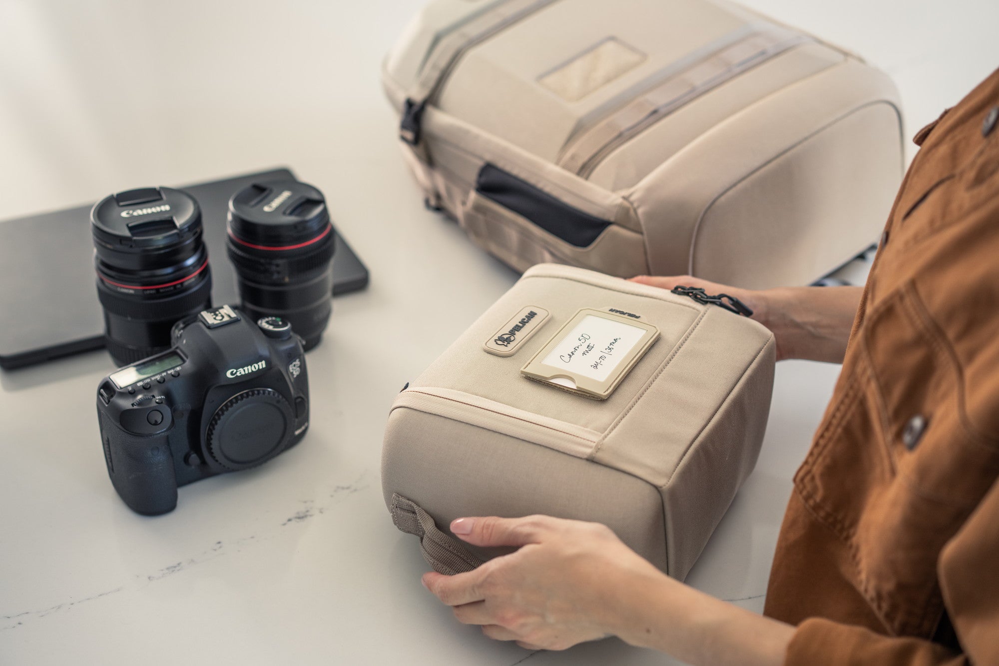 AV Double Pouch｜商品詳細｜PELICAN TRAVEL Online Store