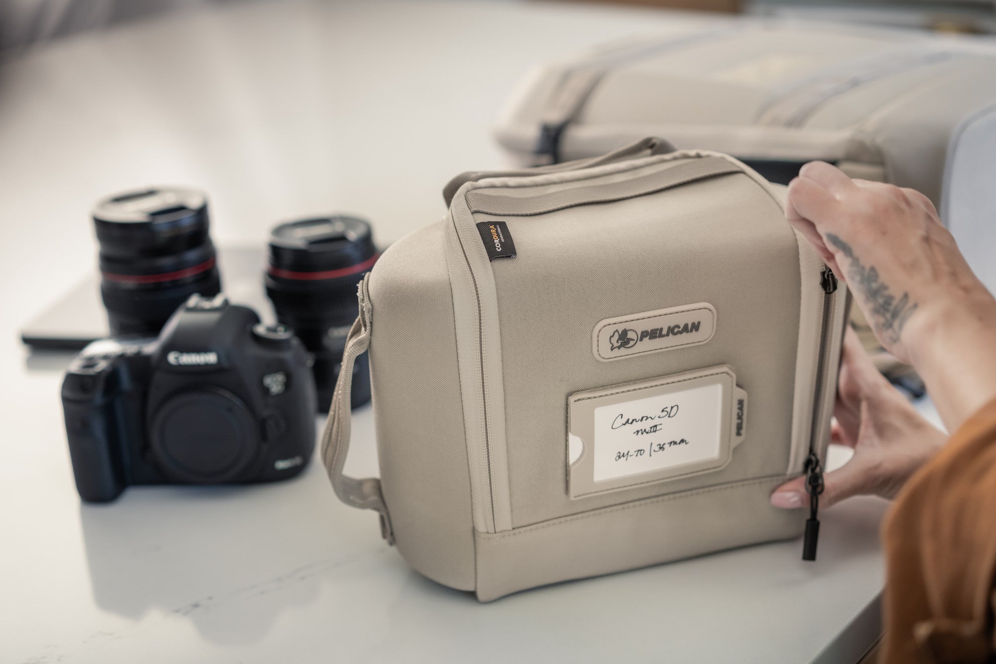 AV Double Pouch｜商品詳細｜PELICAN TRAVEL Online Store